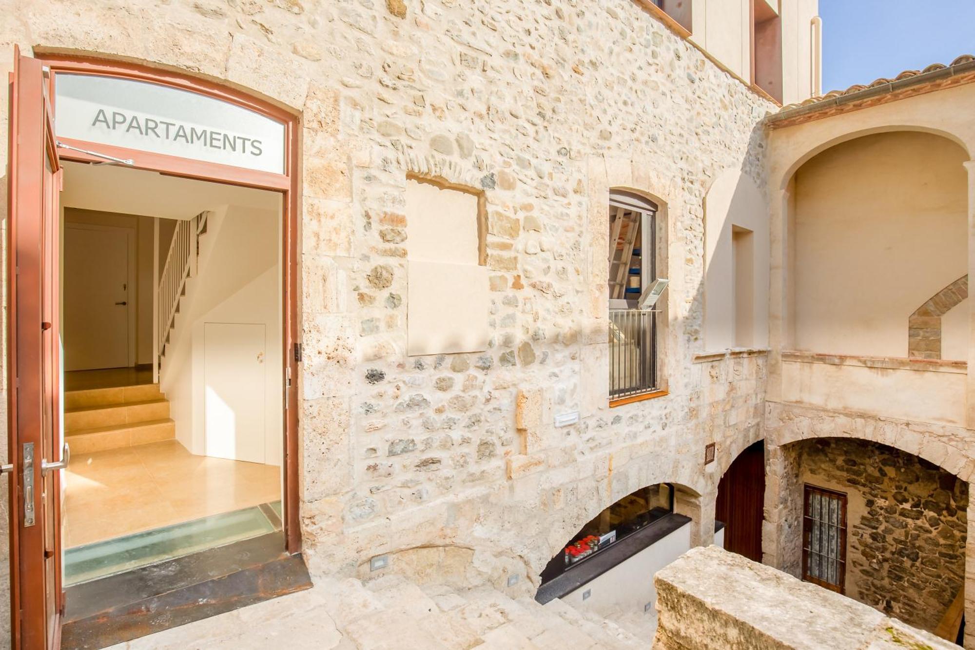 Can Cintet 1 Apartamento En La Plaza De Бесалу Экстерьер фото