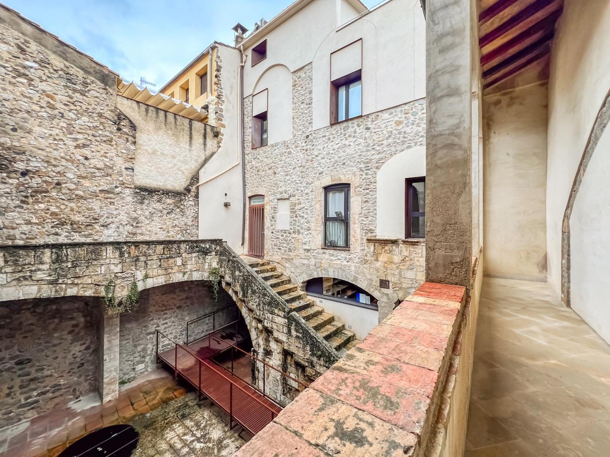 Can Cintet 1 Apartamento En La Plaza De Бесалу Экстерьер фото