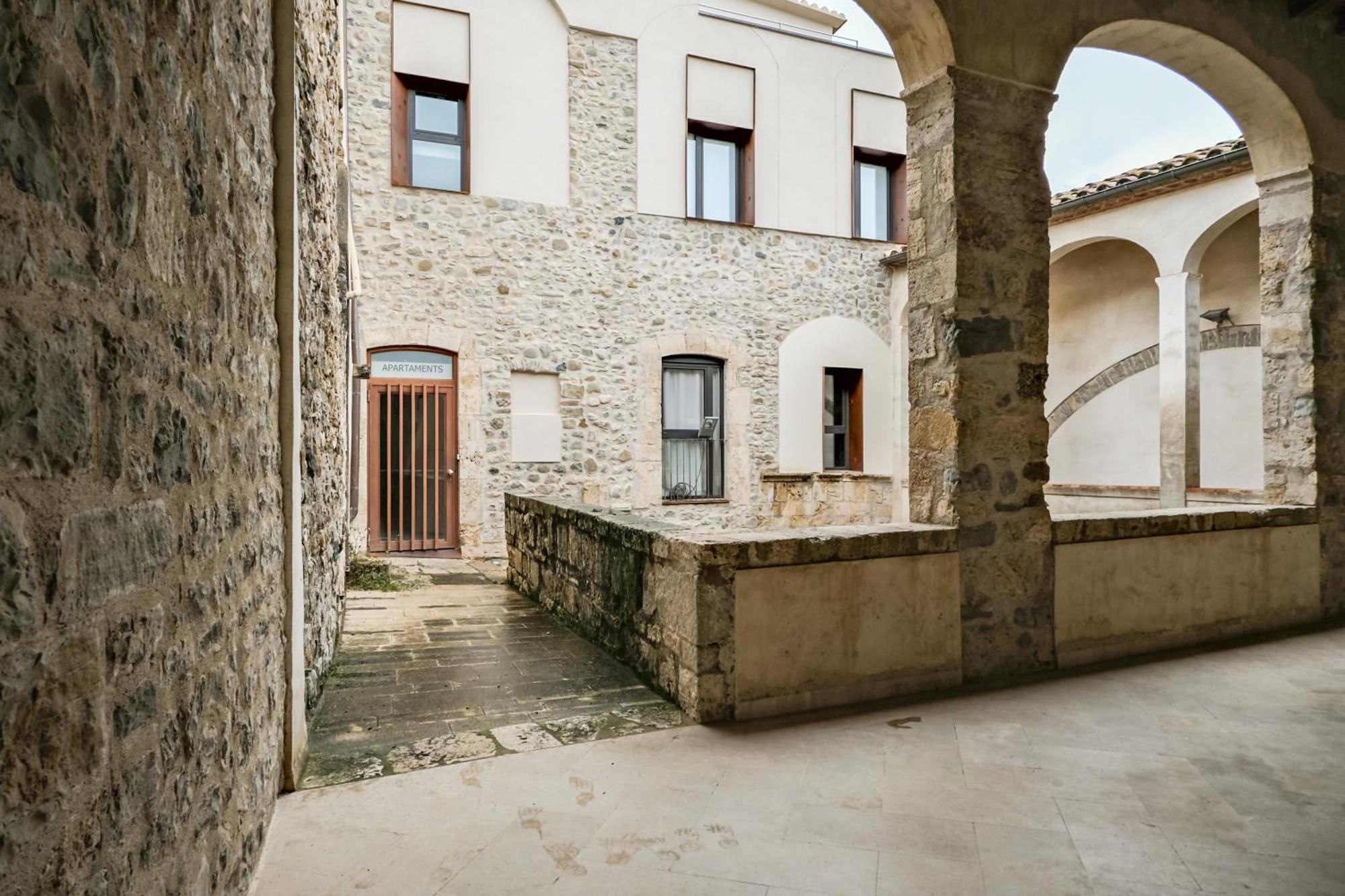 Can Cintet 1 Apartamento En La Plaza De Бесалу Экстерьер фото